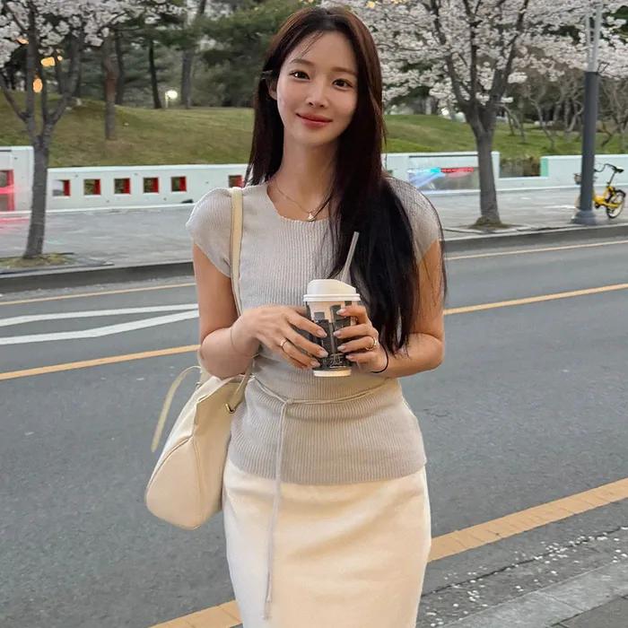 [예린 PICK] ribbed cap sleeveless knit top (light blue)