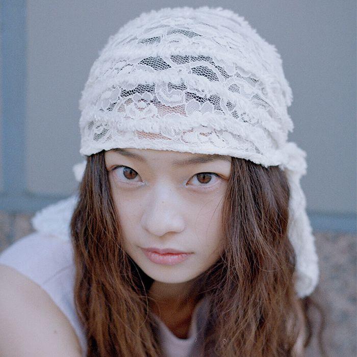 ROSY LACE BANDANA IN CREAM