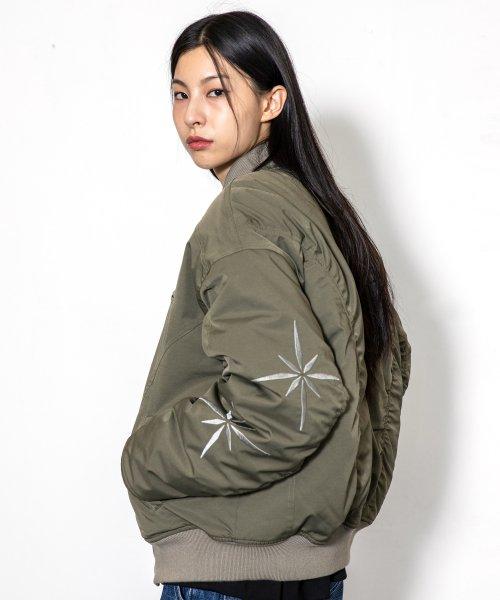 엑스톤즈(XTONZ)  XJ107 인시전 셔링 MA-1 자켓 (KHAKI) - 사이즈 & 후기 | 무신사
