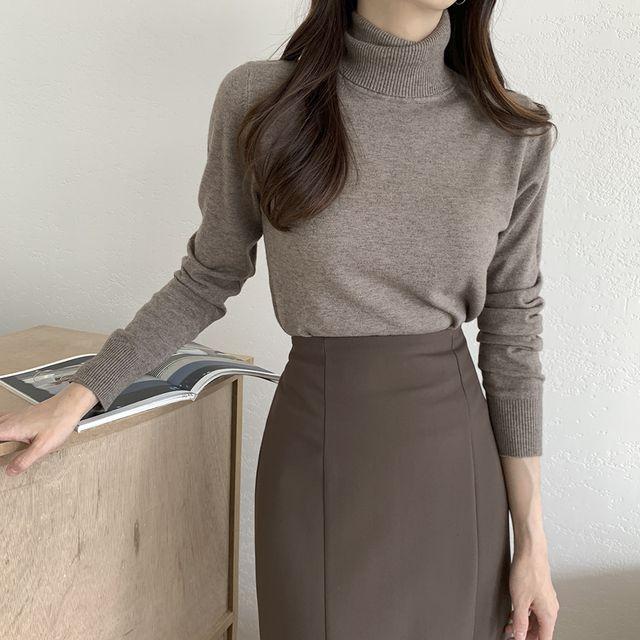 소프트 시그니쳐 여성 목폴라 니트_유라타임