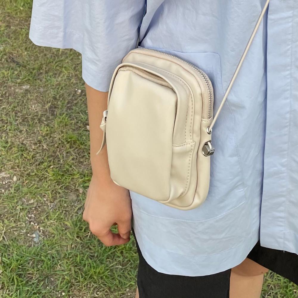 남여공용 레더 미니 사코슈백 2color 가죽 미니 힙색 끈조절 크로스백