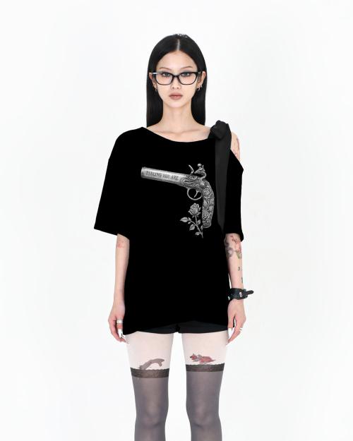 RIBBON ROSE PISTOL TEE #BLACK