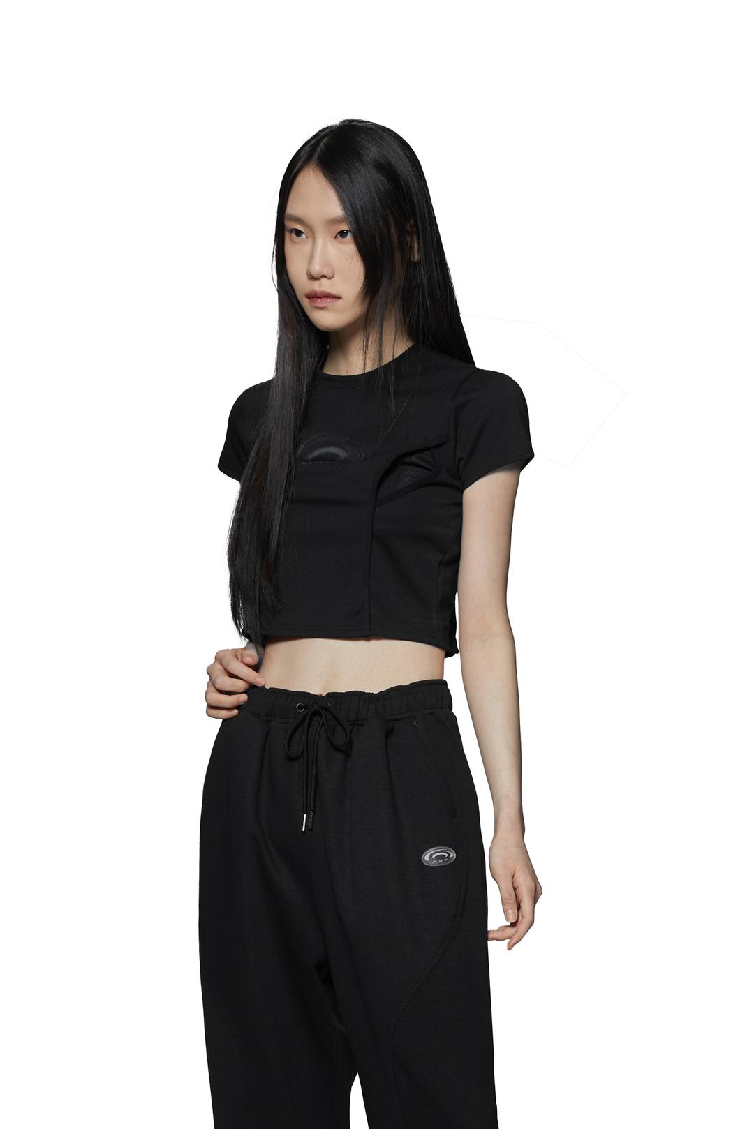 SECTION SHORT-SLEEVED T-SHIRT - BLACK