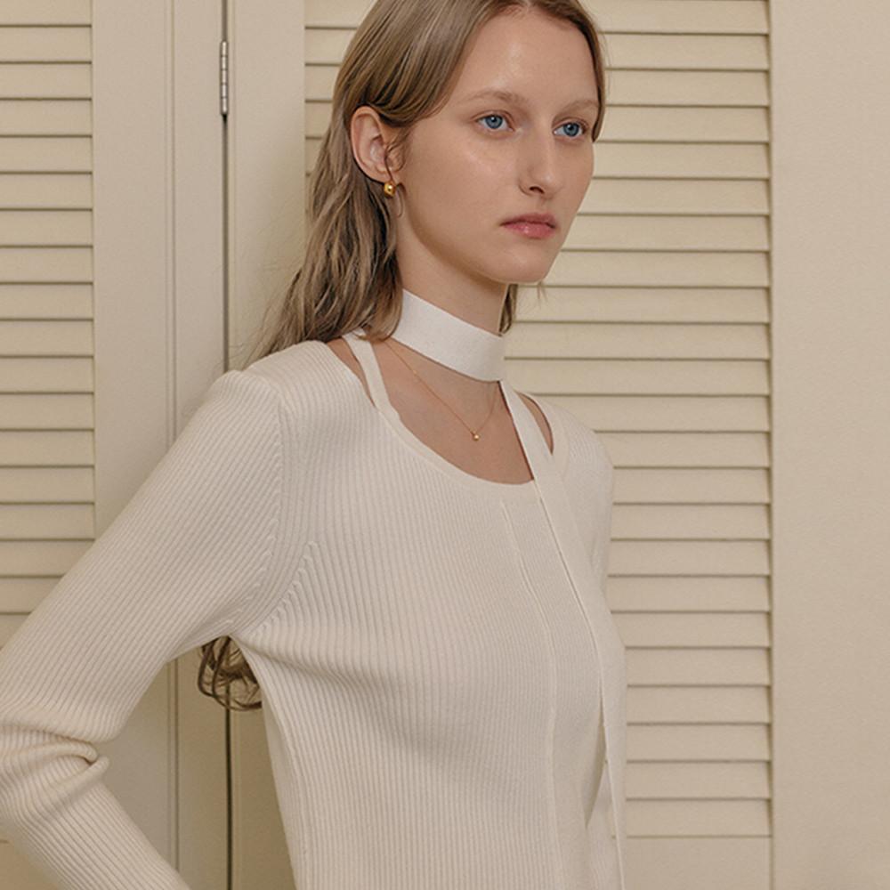 [룩캐스트] 아이보리 위트니 컷아웃 니트 탑 / IVORY WHITNEY CUTOUT KNIT TOP