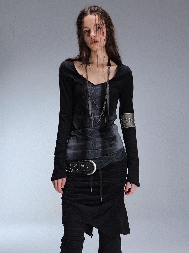 Double Punch Snake Print Slim Fit V-Neck Base Layer Long Sleeve