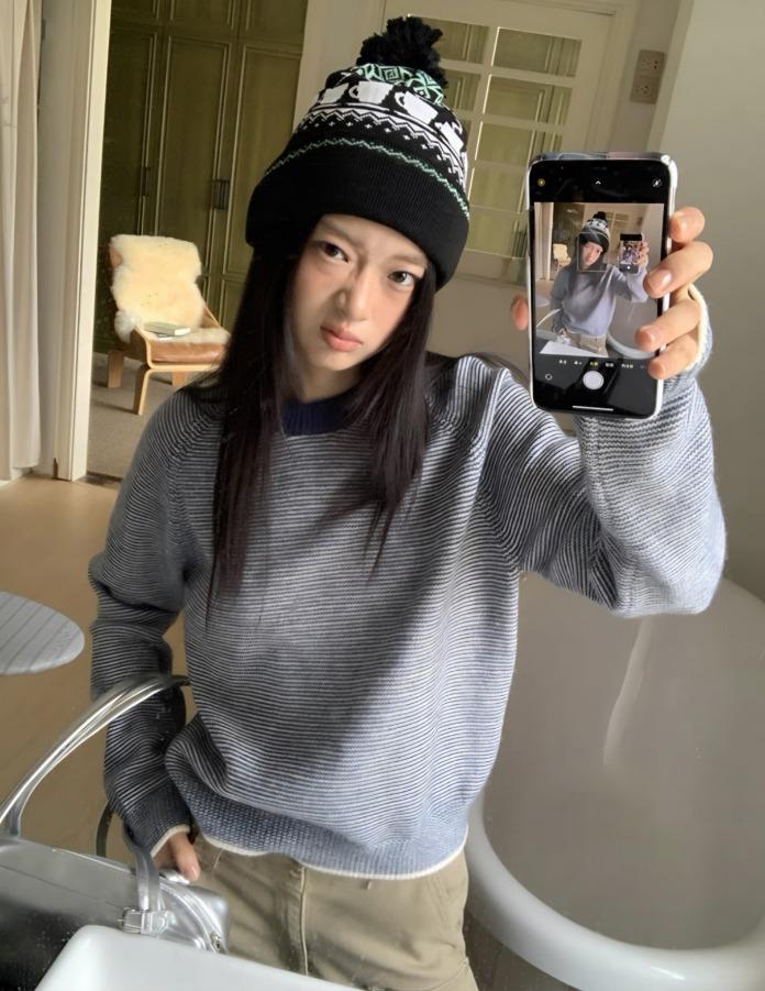 SLEEP AT 11 스트라이프 풀오버 레이어 니트 (2color)