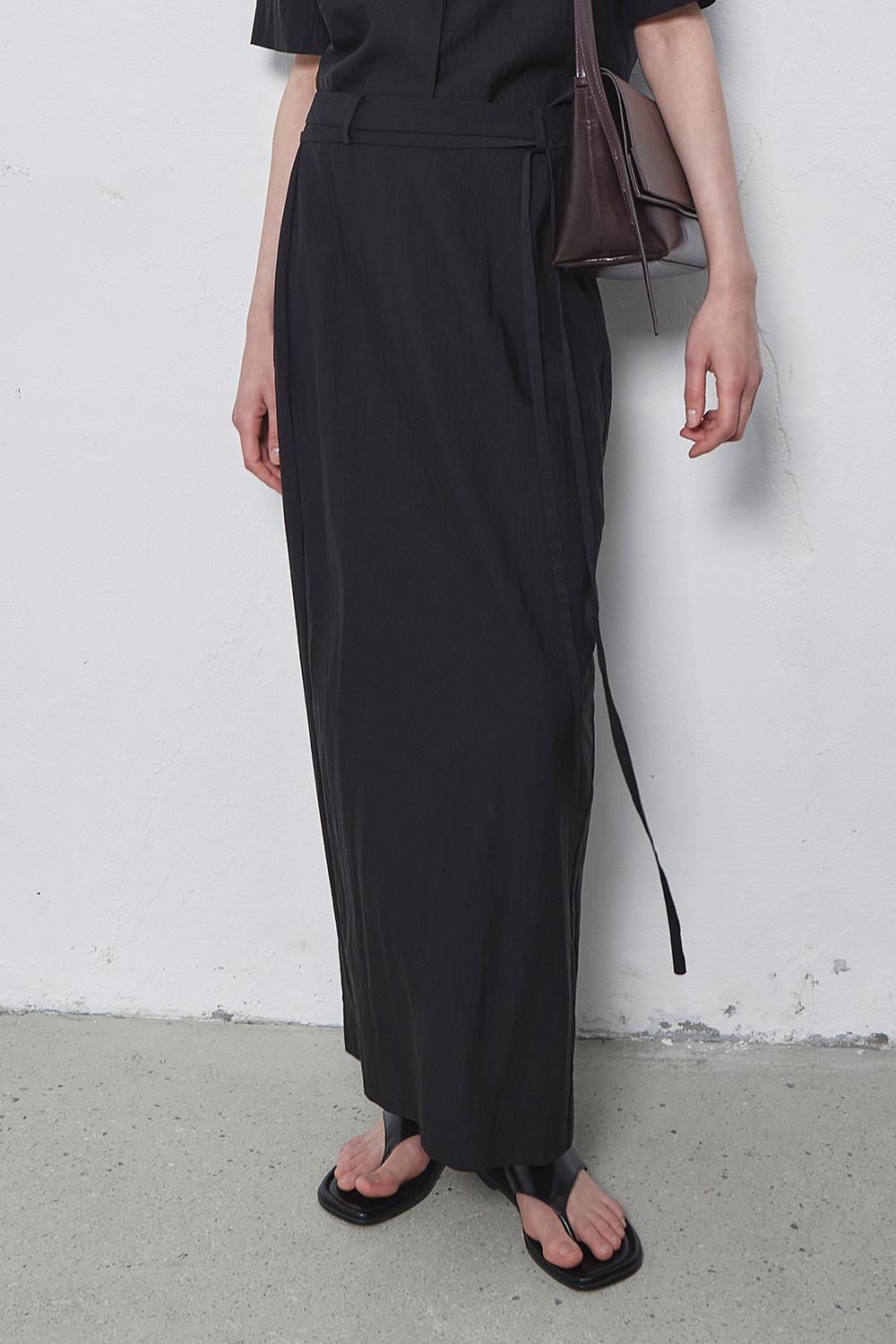 웨이스트 타이 슬릿 스커트_블랙