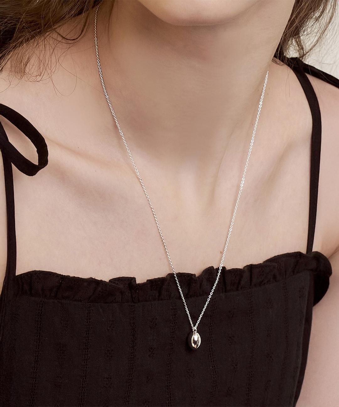 앵브록스 [레드벨벳 슬기 착용] pebble long necklace