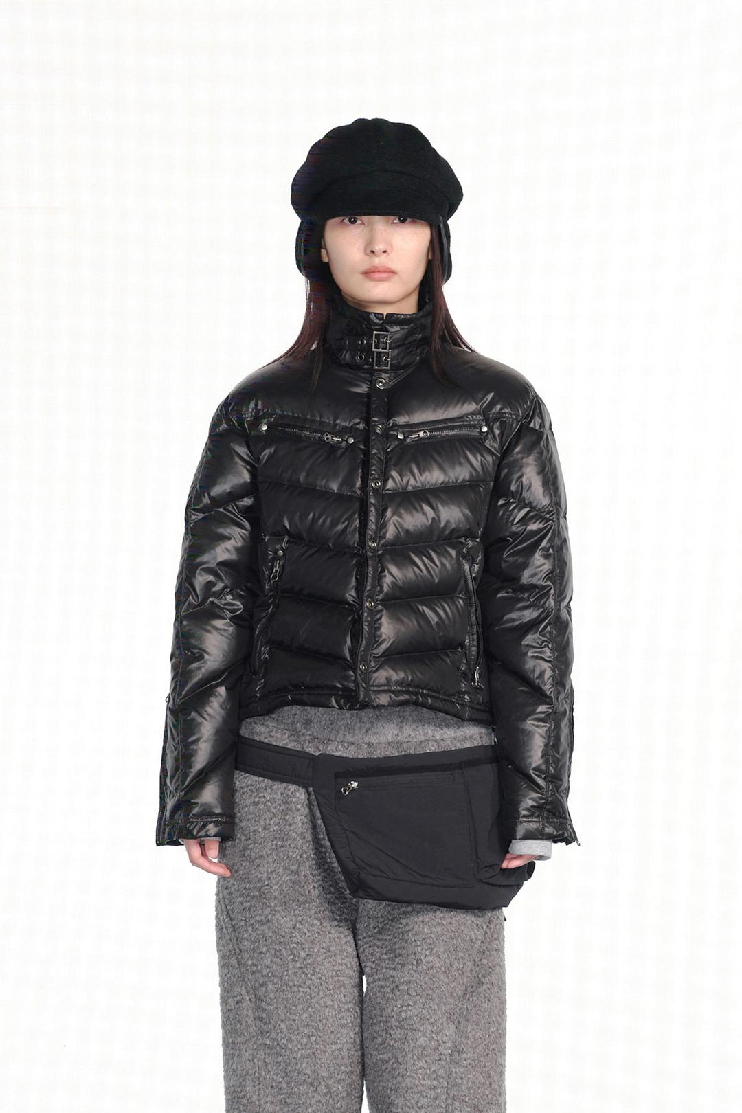 [PRE ORDER]  BUCKLE SCAR DOWN JACKET / BLACK