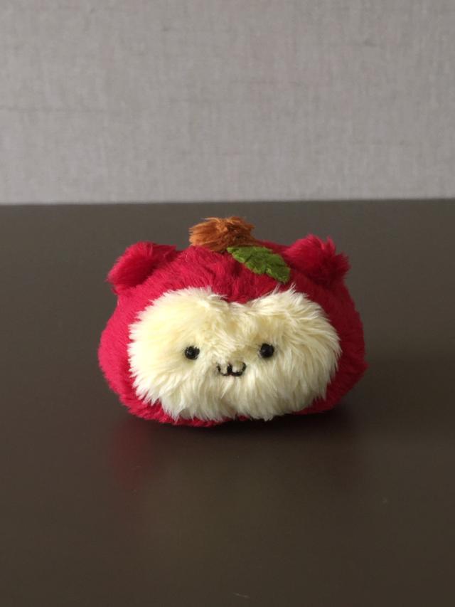 반쪽사과곰순이 키링 🍎