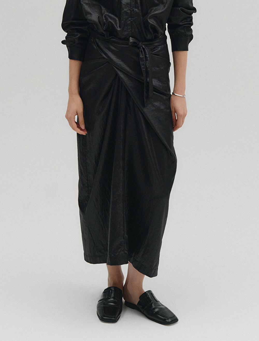 [2nd REORDER] GLOSSY WRAP SKIRT [BLACK]