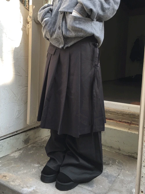 미엔 버클 플리츠 팬츠 (2colors)