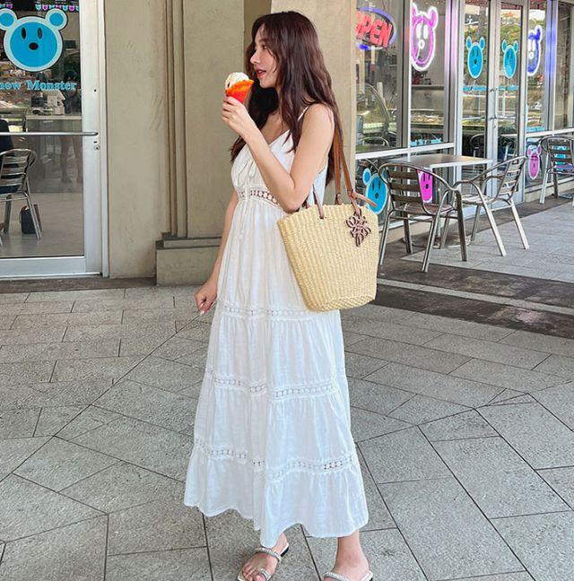 아스빈 원피스 펀칭 레이스 민소매 나시 리본 끈 코튼 브이넥 롱 캉캉 셔링 비치원피스 비치웨어 셀프웨딩 휴양지 [비키비키/당일발송]