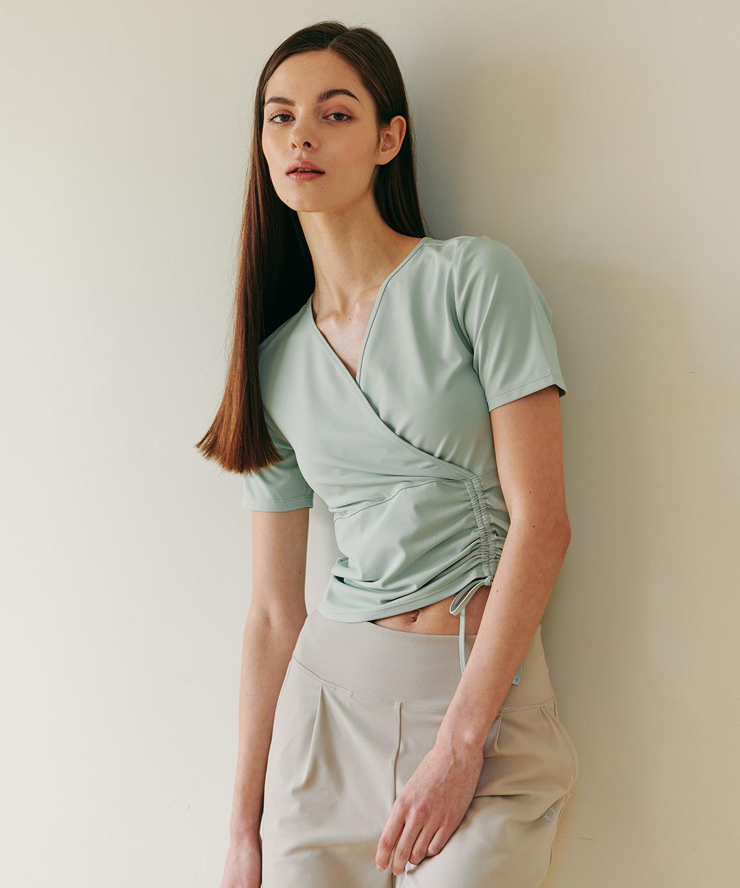 신디 에센셜 코지 랩 스트링 크롭티 CDRP24310_7358