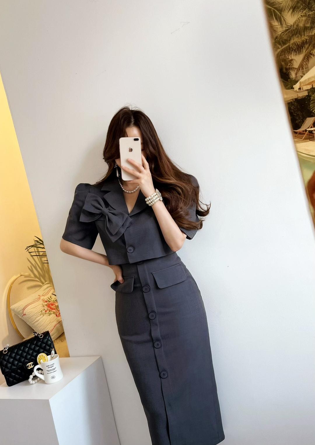 (무배) 2color 브리아나 브로치 셋업 수트 투피스 SET (재킷&스커트/리본,핀턱,버튼,크롭,하이웨스트) [비비아레이디]