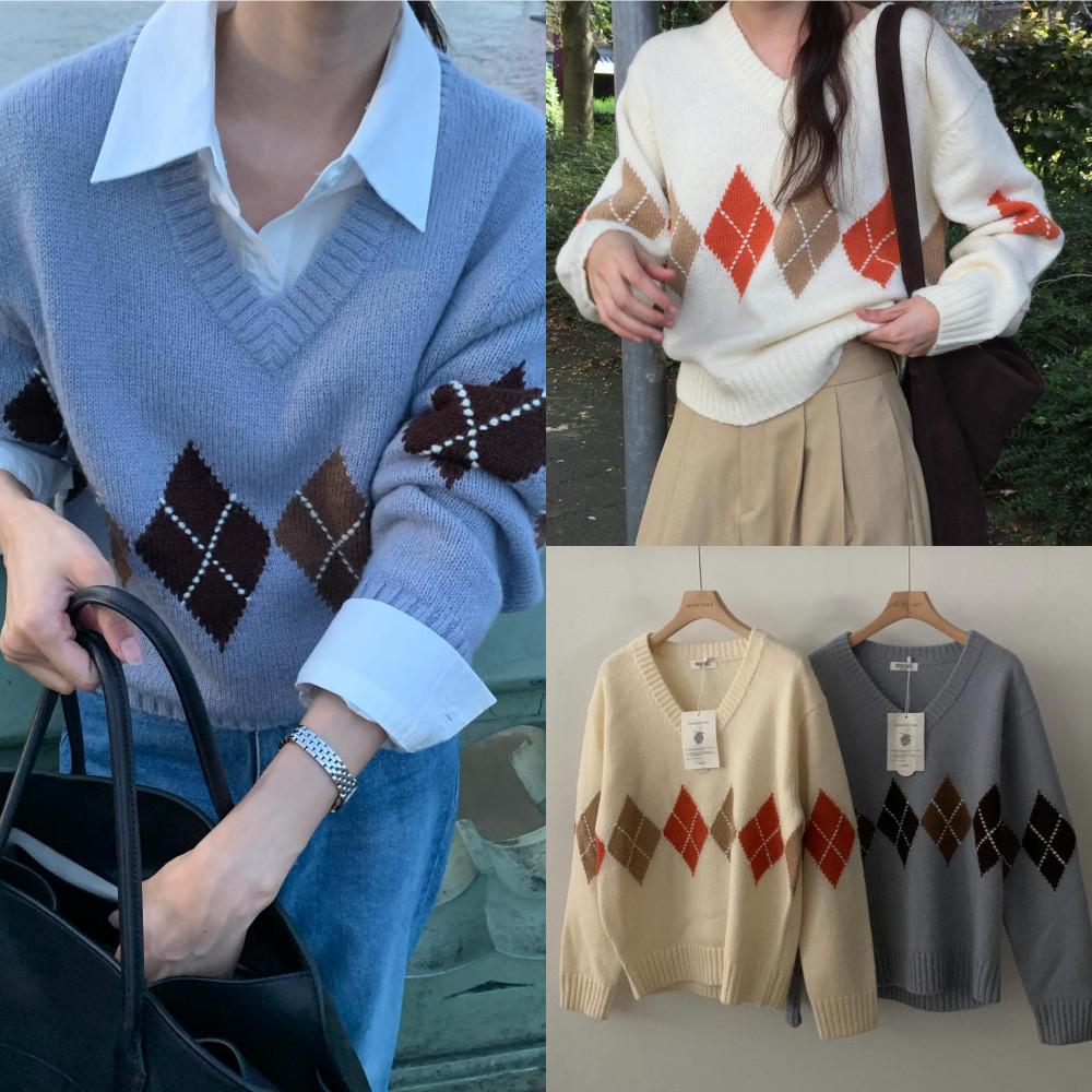 (소라당일 아이9월말 발송) 오버테이크 아가일 핸드 니트 여성 가을 오버핏 브이넥 니트 2color