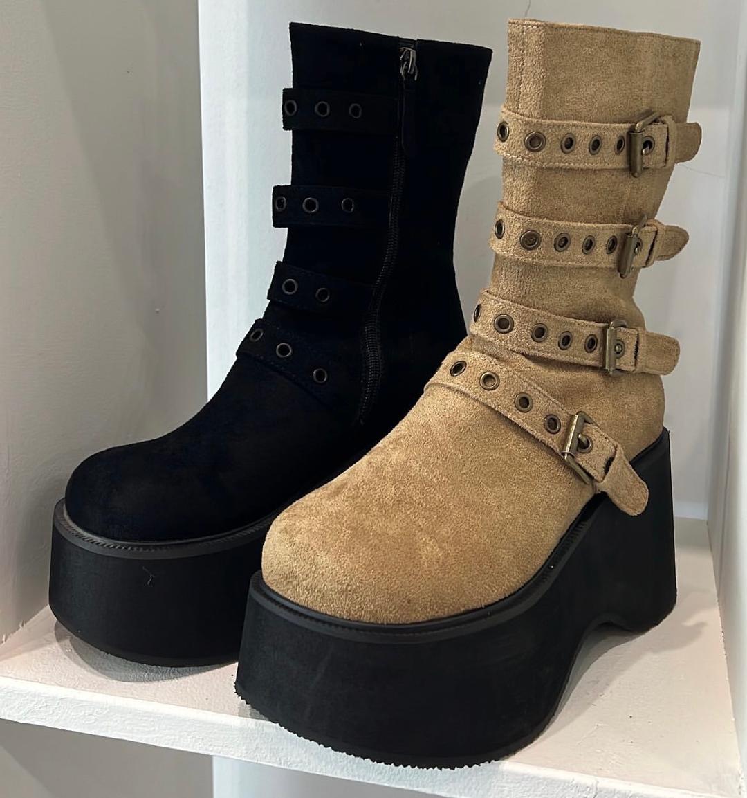 buckle boots