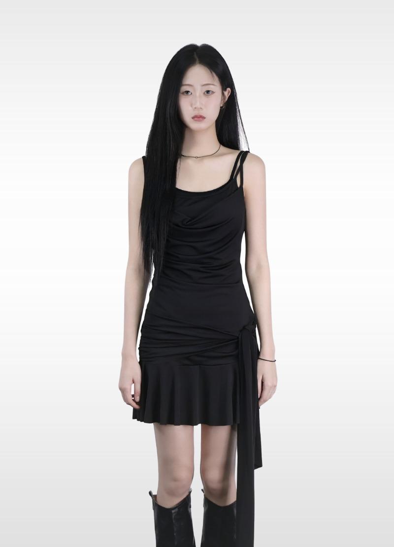 다크 오닉스 드레이프 타이 드레스