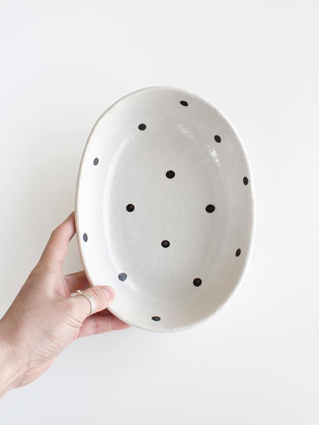 black dot curry bowl