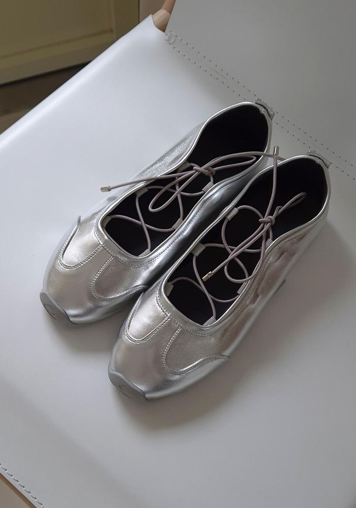 발등 오픈 메탈릭 속굽 스니커즈 0.5cm 2컬러