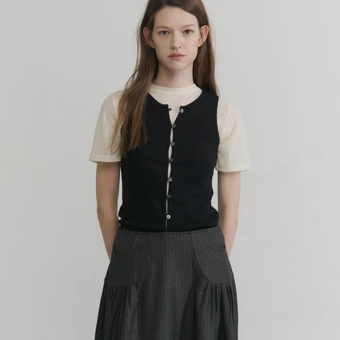 Button Sleeveless (Black)