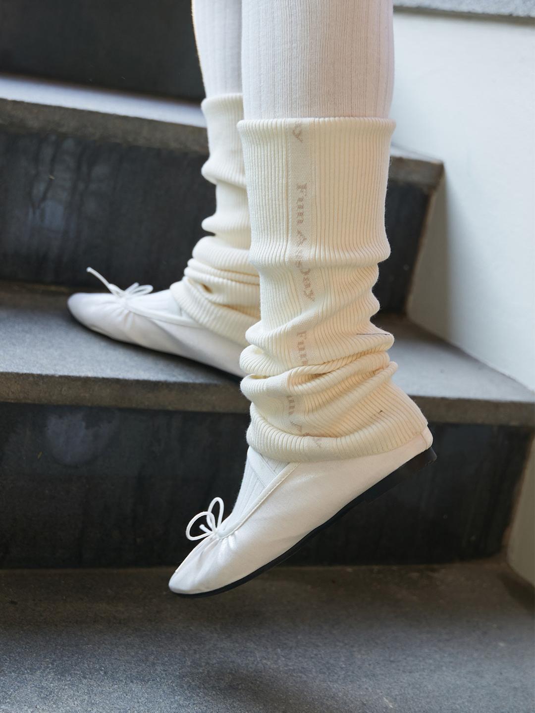 JACQUARD LEG WAMMER (IVORY)