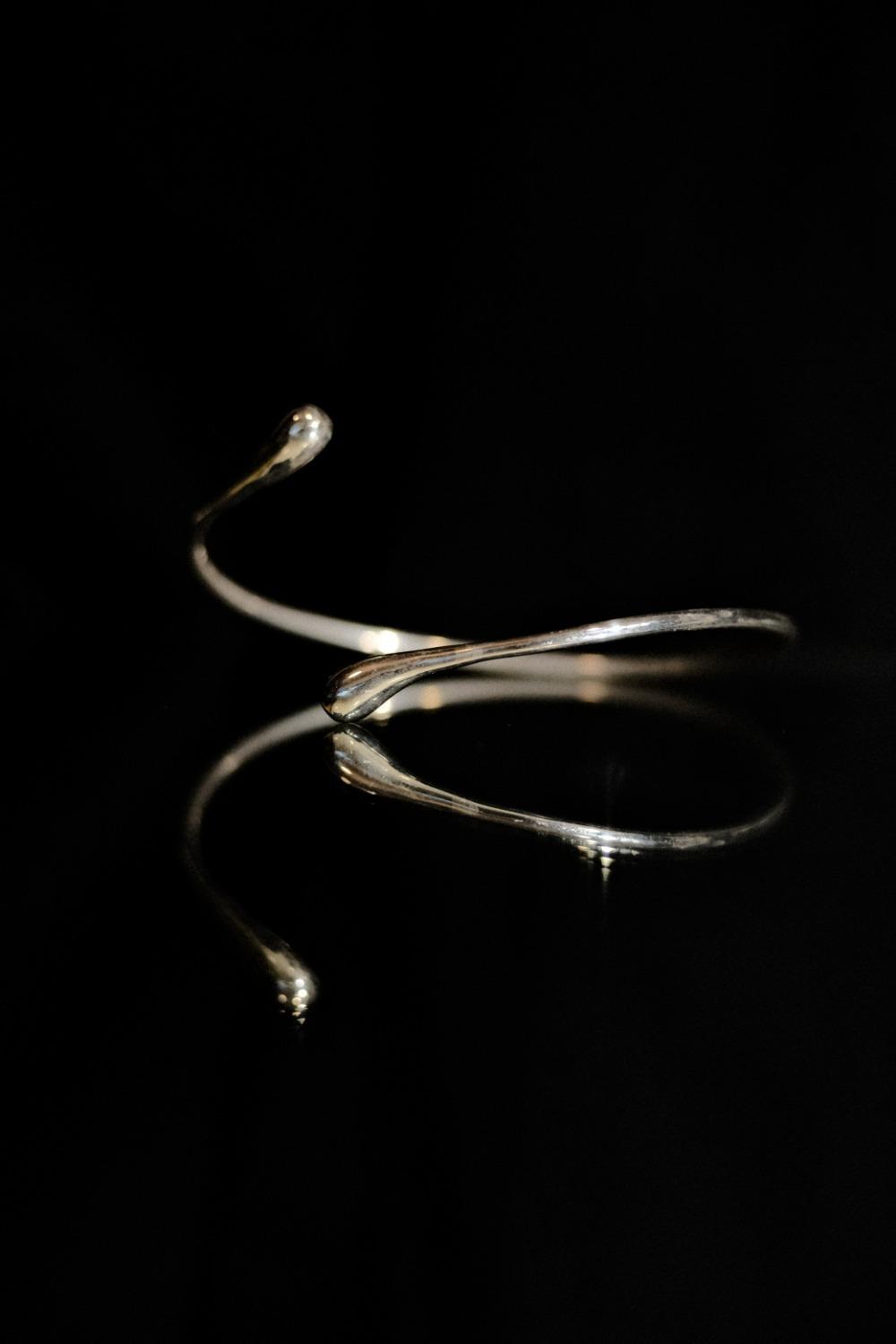 FLUID OPEN BANGLE BRACELET