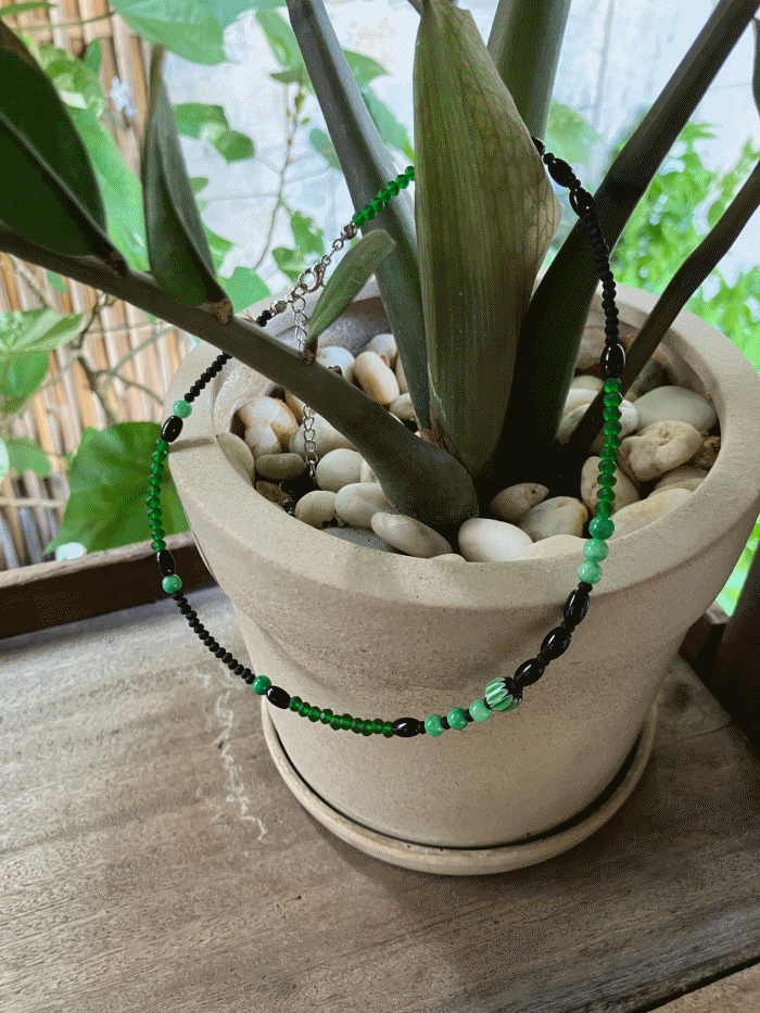 greeny beads necklace