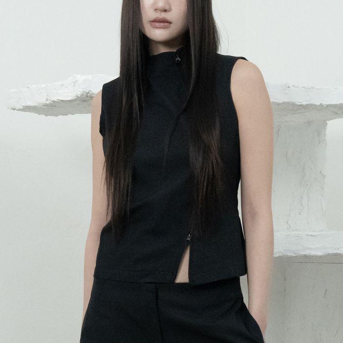 CURVED ZIPPER VEST BLACK
