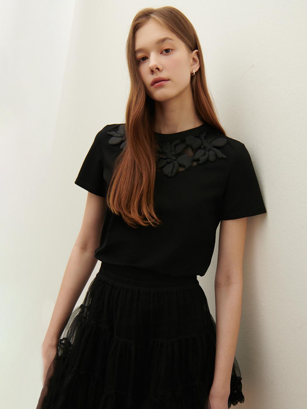 배색 플라워 장식 티셔츠 S252M554
