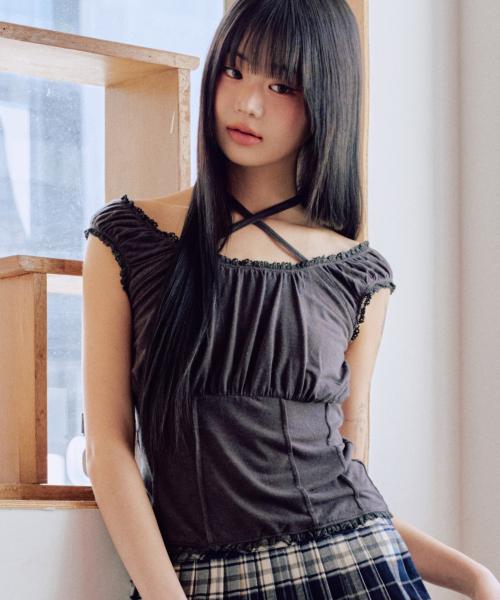 칼리 레이스 셔링 탑 [CHARCOAL]