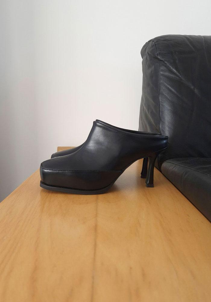 스퀘어토 플랫폼 뮬 하이힐 8cm 블랙