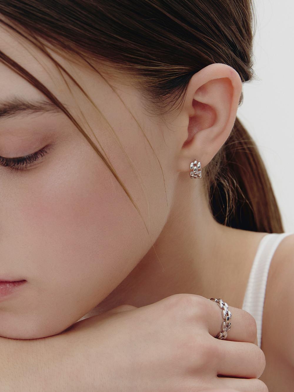 [4/17 예약배송] H링크 (W) 체인 귀걸이 S HL3E63305WBXXX