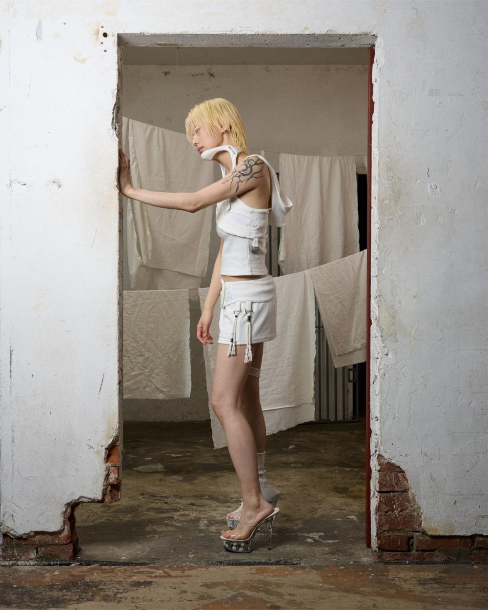 Hook banding mini skirt (WHITE)