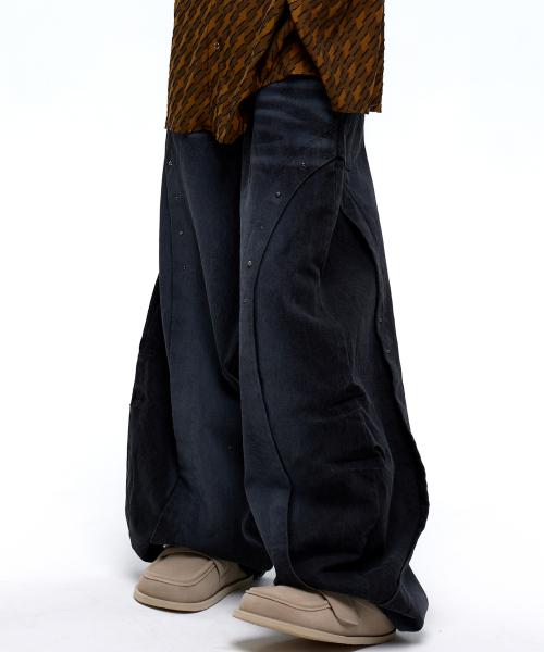 CURVED INCISION BALLOON DENIM PANTS - BLACK