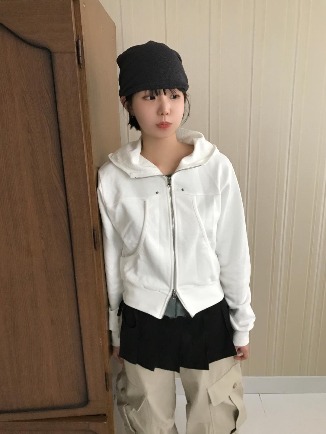 POCKET STAR HOOD ZIP-UP (WHITE / CHARCOAL)