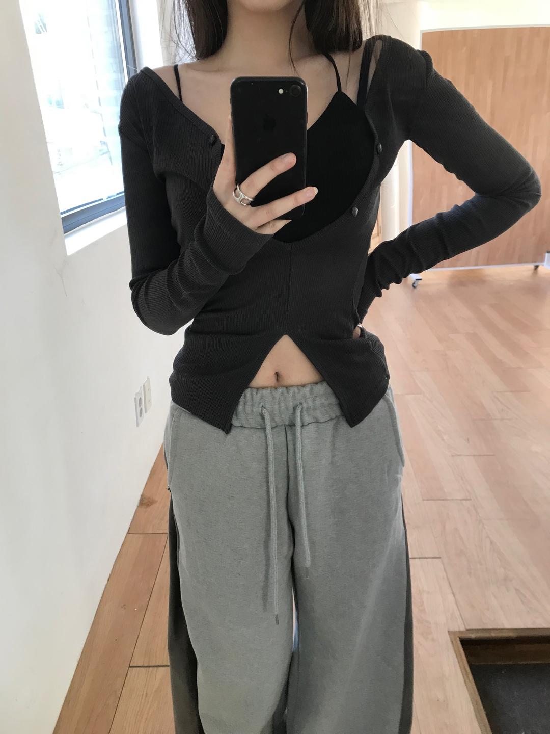 127룸 wavy button top