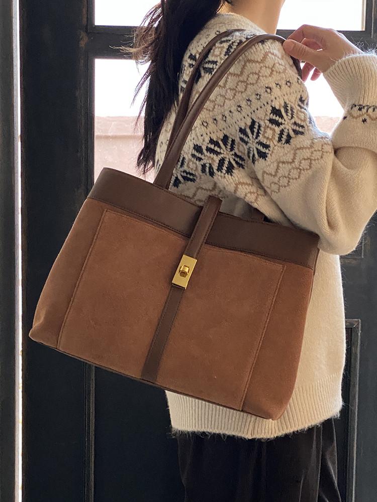 소가죽 스웨이드 브라운 스퀘어 아이패드 숄더 쇼퍼백