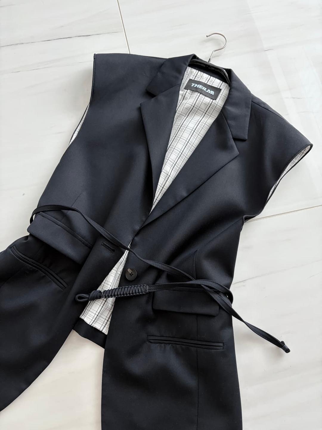 THEILMA 더일마 자켓 베스트 vest 스트랩 체크 25SS 언발란스 | 후루츠패밀리