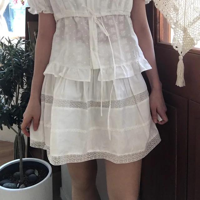 *신상* 퓨어 자수 밴딩 미니 스커트 (속바지 내장)
