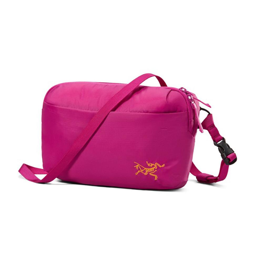 아크테릭스 헬리아드 6 크로스바디 백(ABOSUX7973) 24년 SS 신형