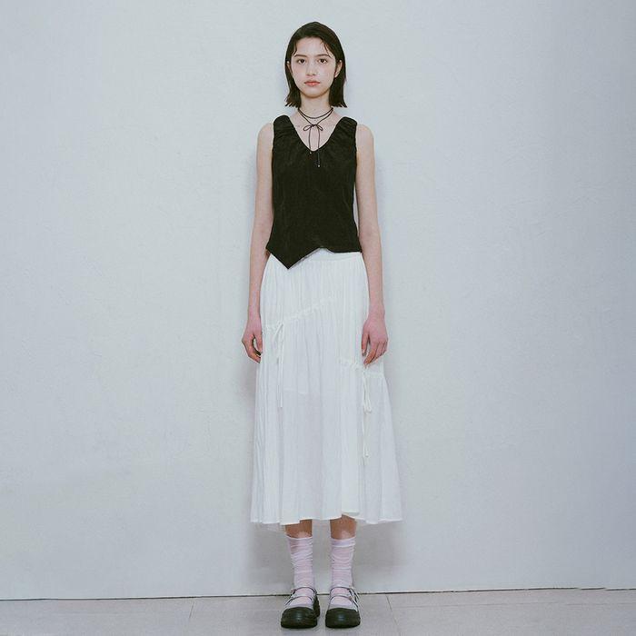 String Skirt in White VW4MS231-01