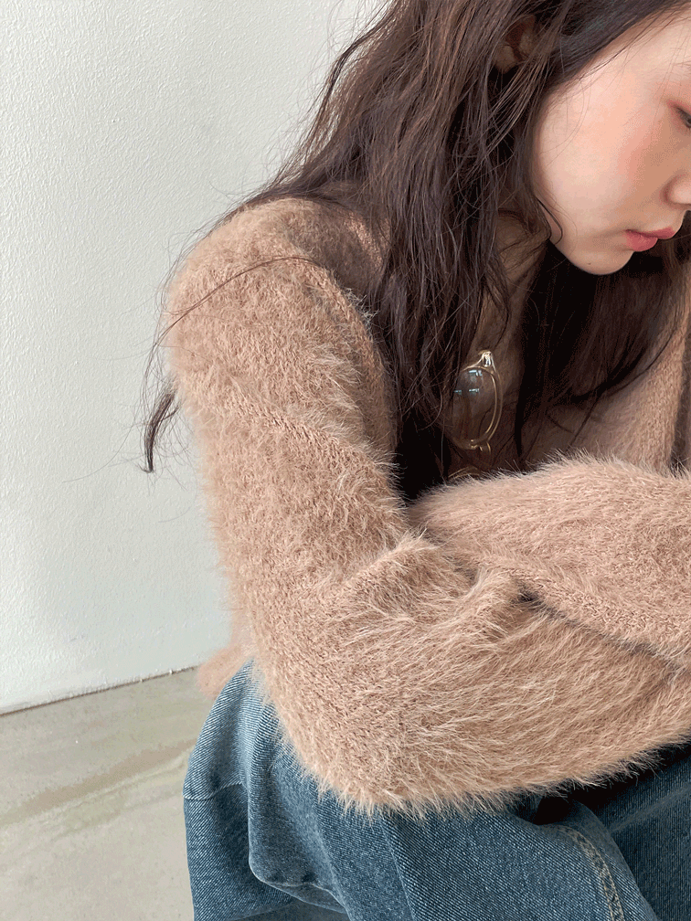 김아홉 cup brush hair knit