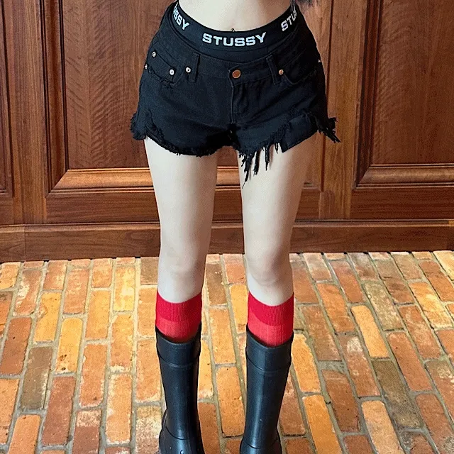 [승마살삭제✂/당일출고] OOTJ 로우라이즈 데미지 컷팅 숏팬츠 y2k 유니크