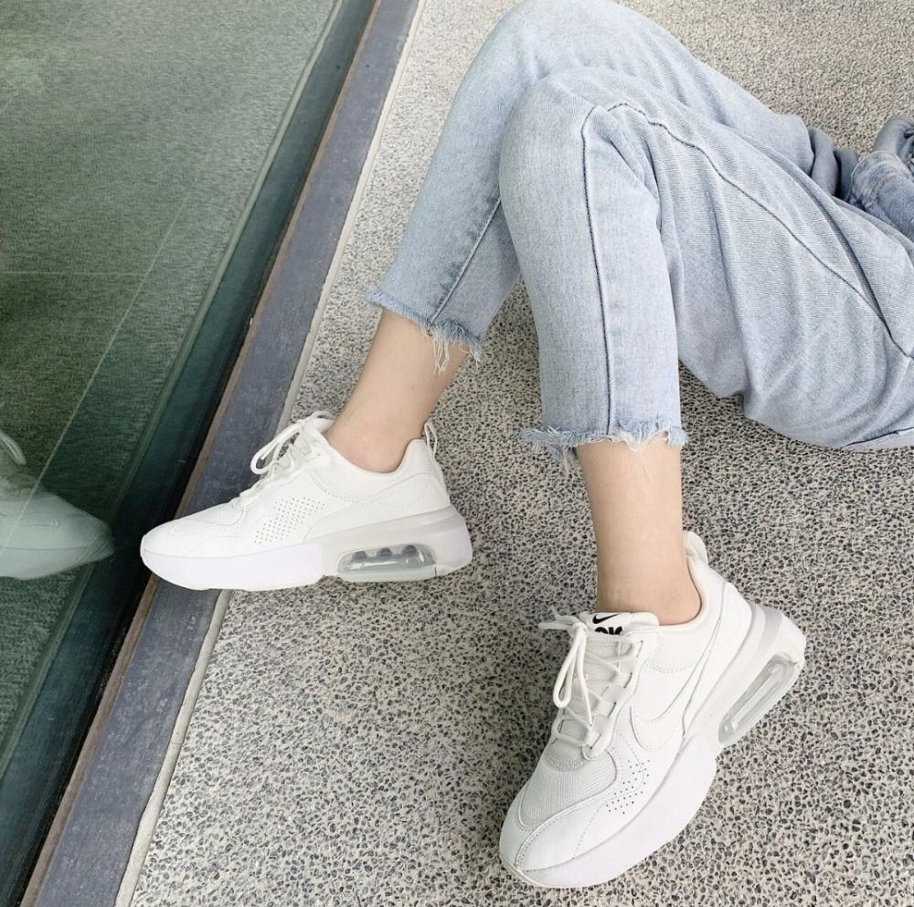 나이키 에어 맥스 베로나 서밋 화이트 올백