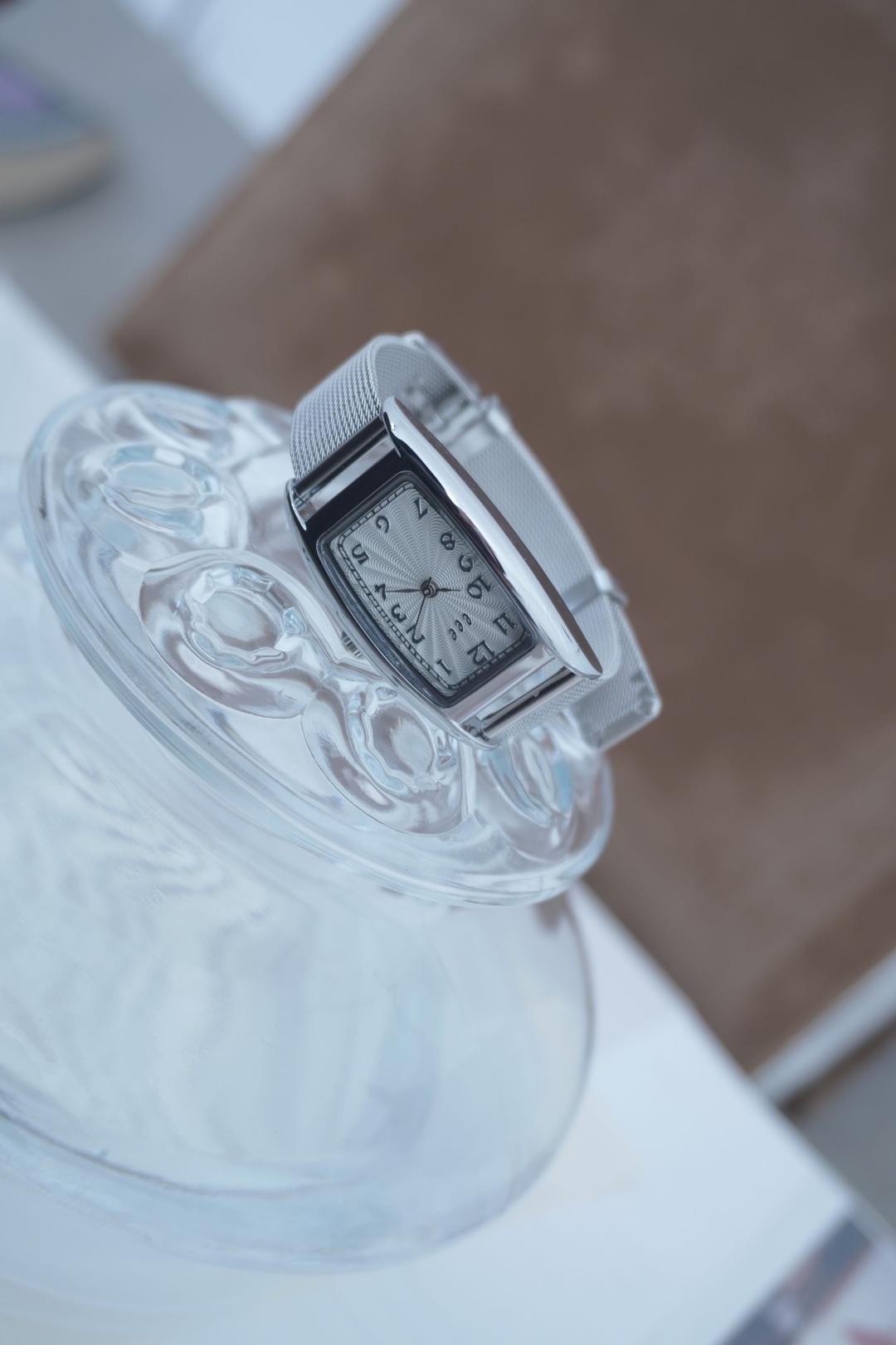 (4월 30일 예약 배송)Sunlight Watch