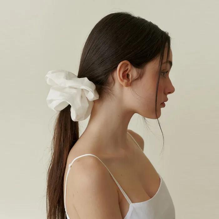 basic silky cotton scrunch - white