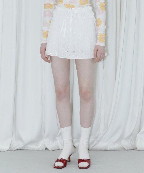 EYELET MINI SKIRT (WHITE)