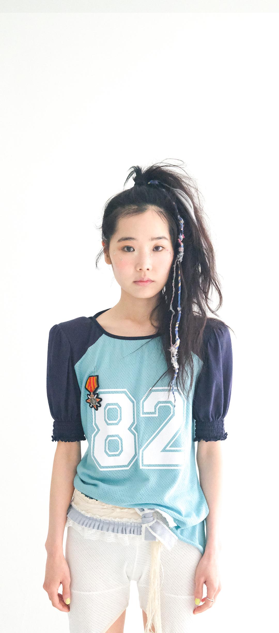 [fa.er.ie] pad shoulder raglan half top (turquoise)
