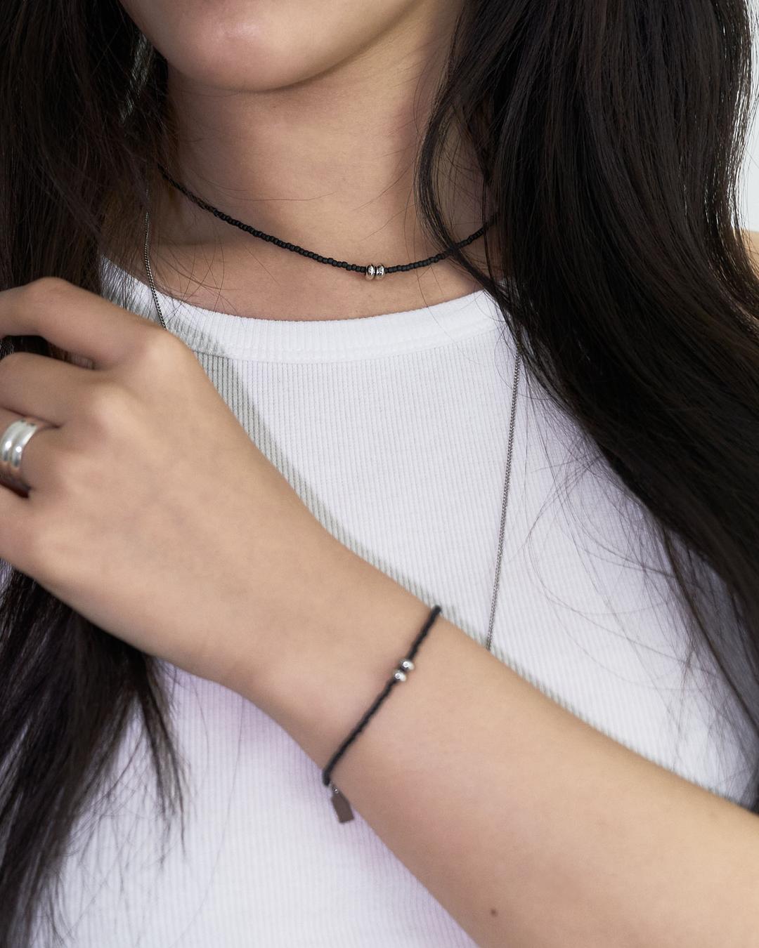 SILVER DONUT NECKLACE BLACK